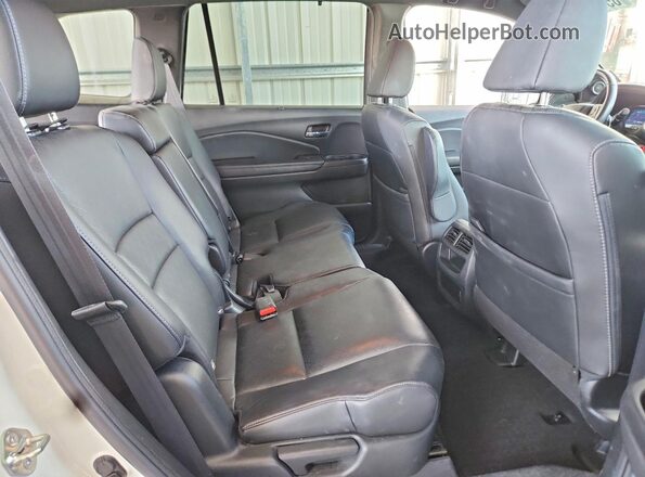 5FNYF7H54LB006433 2020 HONDA PASSPORT White უკანა სალონის ხედი