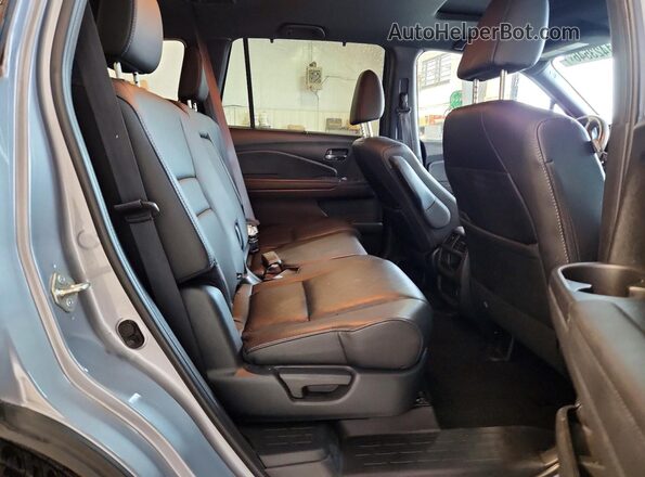 5FNYF7H55LB004707 2020 HONDA PASSPORT Silver Սալոնի հետևի տեսք