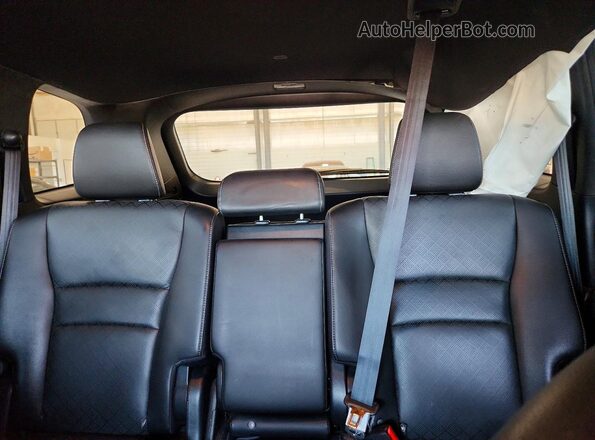 5FNYF7H97KB000403 2019 HONDA PASSPORT Silver უკანა სავარძლების ხედი