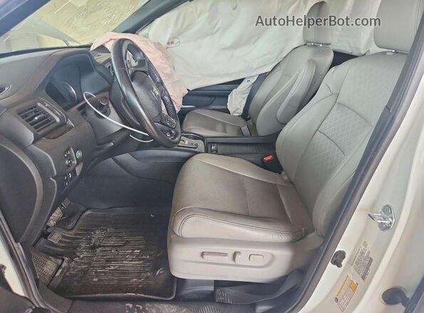 5FNYF8H02MB008659 2021 HONDA PASSPORT White Front interior view