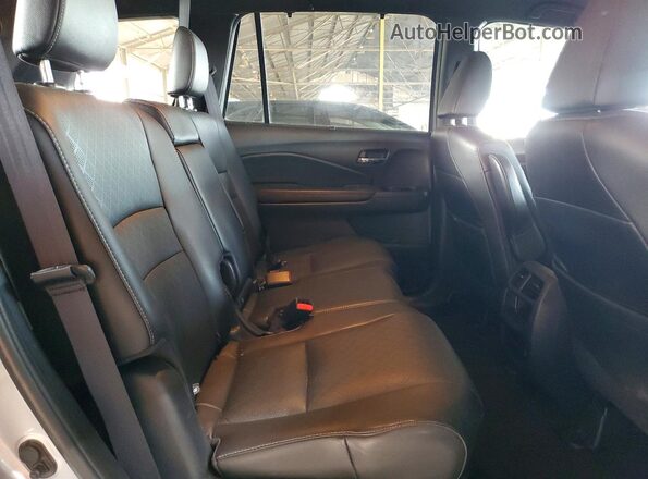 5FNYF8H50KB015635 2019 HONDA PASSPORT Silver Widok tylnych siedzeń