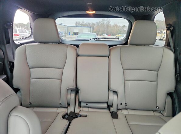 5FNYF8H55PB027867 2023 HONDA PASSPORT Серебряный Вид задних сидений
