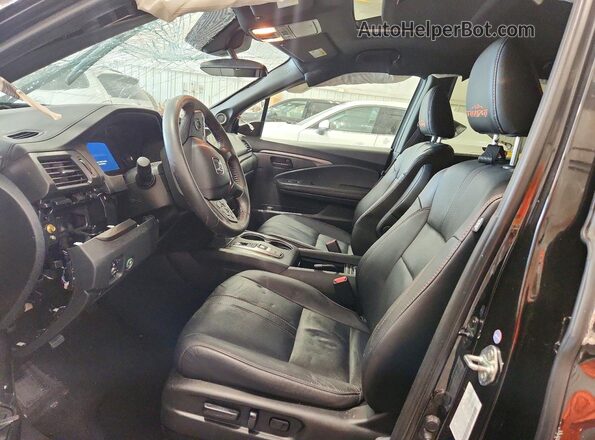 5FNYF8H68PB020341 2023 HONDA PASSPORT Черный Вид салона спереди