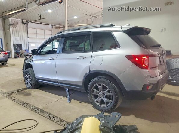 5FNYF8H69RB004572 2024 HONDA PASSPORT Серебряный Задняя левая четверть