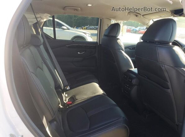 5FNYG1H42SB020847 2025 HONDA PILOT White Rear interior view