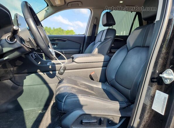 5FNYG1H50PB031779 2023 HONDA PILOT Черный Вид салона спереди