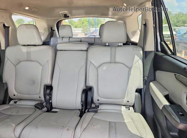 5FNYG2H77RB000782 2024 HONDA PILOT Silver Вид задніх сидінь