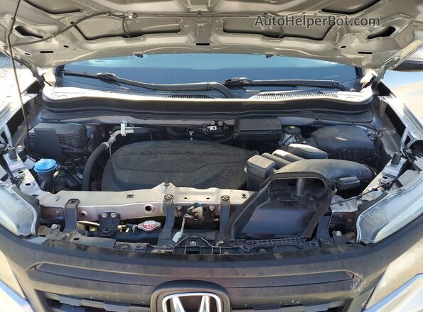 5FPYK2F57HB001520 2017 HONDA RIDGELINE Silver Widok wnętrza z tyłu