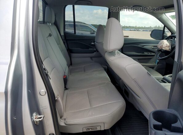 5FPYK2F65JB002583 2018 HONDA RIDGELINE Silver Вид задніх сидінь