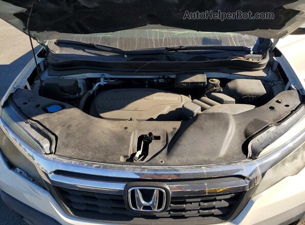 5FPYK2F69JB000612 2018 HONDA RIDGELINE White უკანა სალონის ხედი