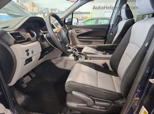 5FPYK3F48HB038847 2017 HONDA RIDGELINE Синий Вид салона спереди