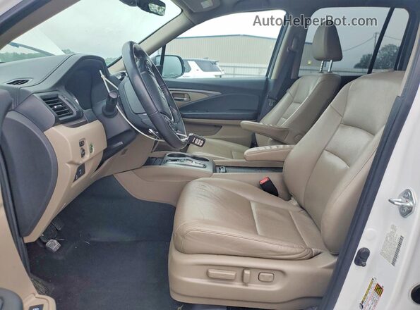 5FPYK3F55PB013363 2023 HONDA RIDGELINE White Front interior view