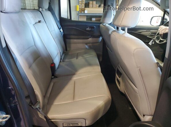 5FPYK3F56HB006181 2017 HONDA RIDGELINE Blue Widok tylnych siedzeń