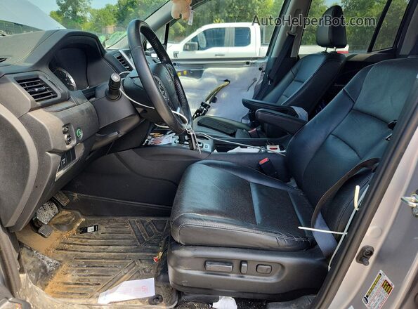 5FPYK3F62HB019079 2017 HONDA RIDGELINE Gray წინა სალონის ხედი