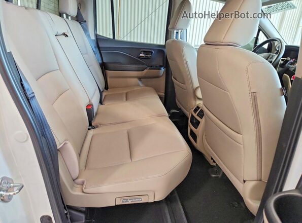 5FPYK3F70LB016859 2020 HONDA RIDGELINE White Vista de los asientos traseros