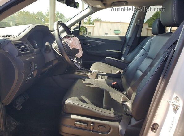 5FPYK3F70MB024283 2021 HONDA RIDGELINE White Front interior view
