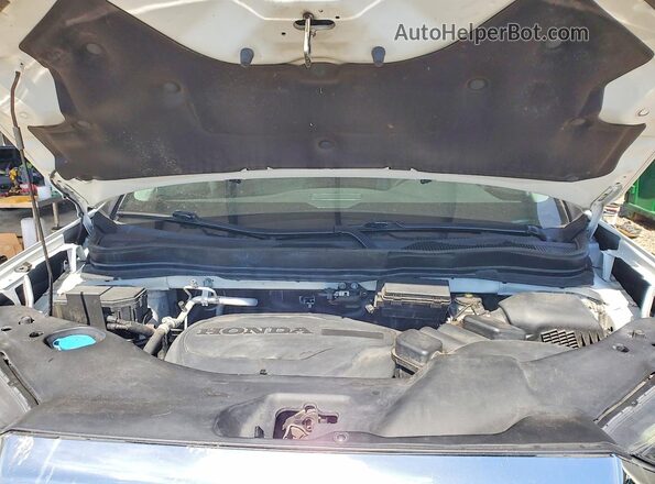5FPYK3F70MB024283 2021 HONDA RIDGELINE White Rear interior view