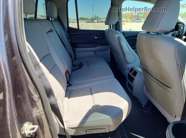 5FPYK3F75HB029498 2017 HONDA RIDGELINE Gray Вид задніх сидінь