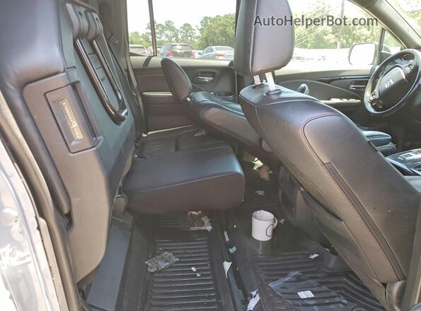 5FPYK3F84PB014904 2023 HONDA RIDGELINE Gray Rear seats view