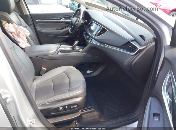 5GAERBKW0JJ161857 2018 BUICK ENCLAVE Серебряный Вид салона спереди