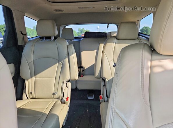 5GAERBKWXKJ245055 2019 BUICK ENCLAVE Gray Vista de los asientos traseros