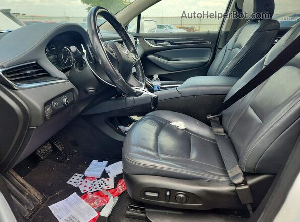 5GAEVBKW1JJ164049 2018 BUICK ENCLAVE White Front interior view