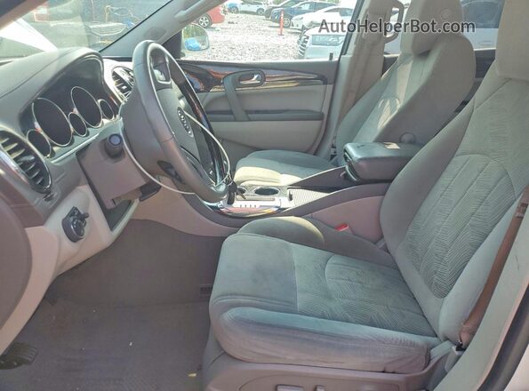 5GAKRAKD3HJ225203 2017 BUICK ENCLAVE Серебряный Вид салона спереди