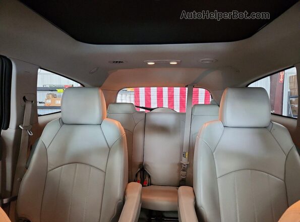 5GAKRBKD2HJ192605 2017 BUICK ENCLAVE Silver Հետևի նստատեղերի տեսք