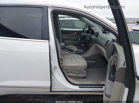 5GAKRBKD4HJ298537 2017 BUICK ENCLAVE Белый Вид салона спереди