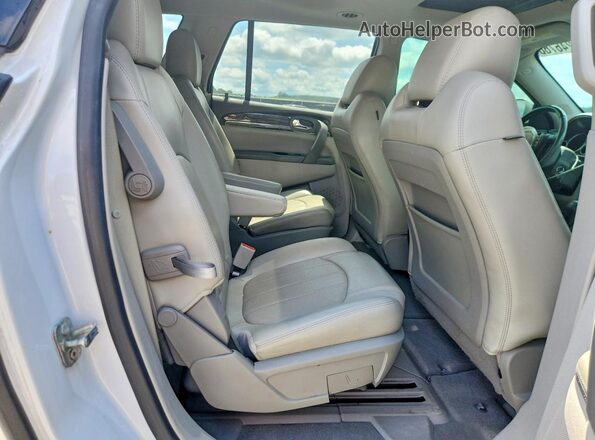 5GAKRBKD5HJ206867 2017 BUICK ENCLAVE White Widok wnętrza z tyłu