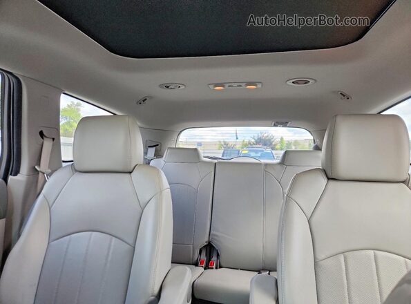 5GAKRBKD5HJ206867 2017 BUICK ENCLAVE White Widok tylnych siedzeń