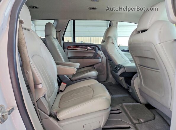 5GAKRBKD8HJ189594 2017 BUICK ENCLAVE White Vista interior trasera