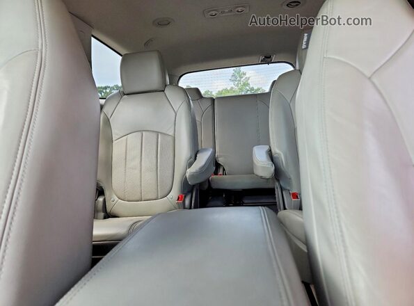 5GAKRBKD8HJ189594 2017 BUICK ENCLAVE White Vista de los asientos traseros