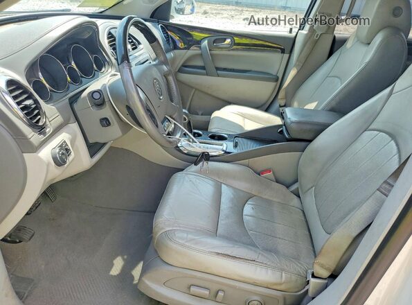 5GAKRCKD5HJ316632 2017 BUICK ENCLAVE White Vista interior delantera