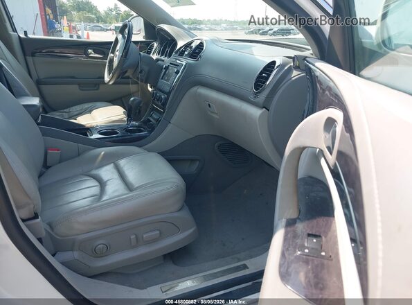 5GAKRCKD6HJ232108 2017 BUICK ENCLAVE Cream Vista interior delantera