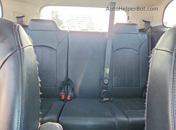 5GAKVBKDXHJ145138 2017 BUICK ENCLAVE Silver Vista de los asientos traseros