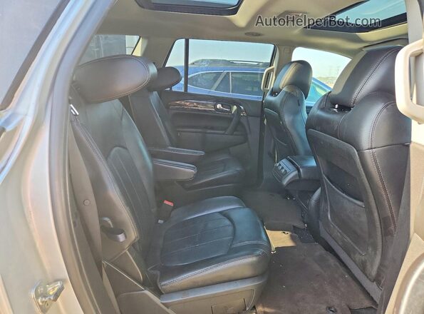 5GAKVBKDXHJ145138 2017 BUICK ENCLAVE Silver Vista interior trasera