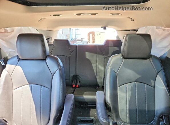 5GAKVCKD5HJ119438 2017 BUICK ENCLAVE Red Widok tylnych siedzeń