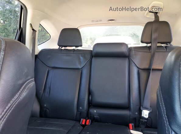 5J6RM4H77GL080260 2016 HONDA CR-V White Rear seats view