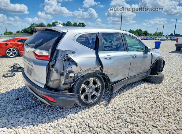 5J6RW1H56JA009268 2018 HONDA CR-V Silver Задня права чверть