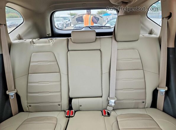 5J6RW1H86JL008085 2018 HONDA CR-V Tan Widok tylnych siedzeń