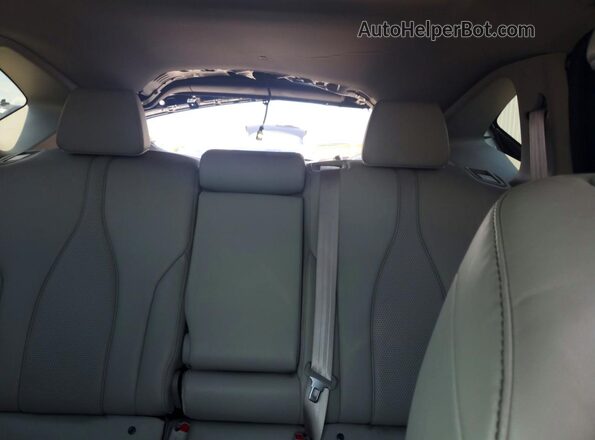 5J8TC1H54PL000782 2023 ACURA RDX Silver Widok tylnych siedzeń