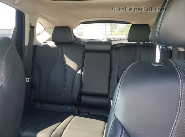 5J8TC2H55KL031344 2019 ACURA RDX White Widok tylnych siedzeń