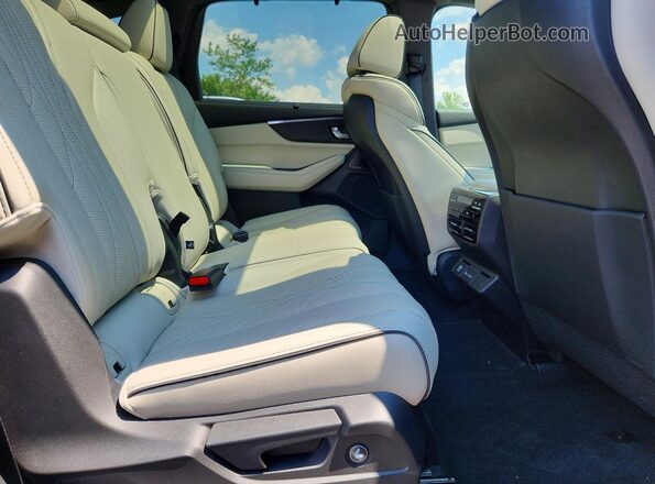 5J8YD8H85TL001052 2026 ACURA MDX Серебряный Вид задней части салона