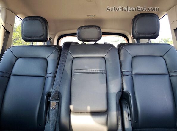 5LM5J6XC6RGL07062 2024 LINCOLN AVIATOR Silver Rear seats view