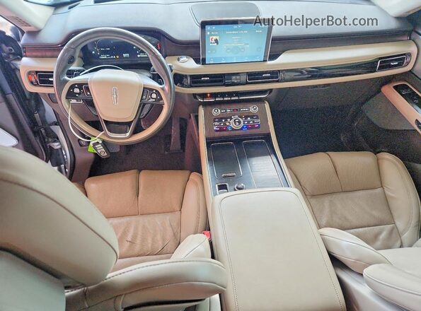 5LM5J7WCXLGL23845 2020 LINCOLN AVIATOR Silver Vista del salpicadero