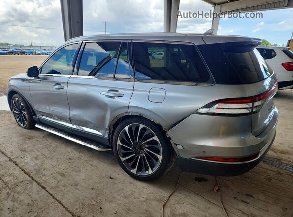 5LM5J7WCXLGL23845 2020 LINCOLN AVIATOR Silver Trasero izquierdo