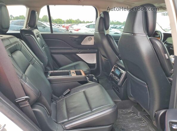 5LM5J7XC1LGL01666 2020 LINCOLN AVIATOR White Вид задньої частини салону