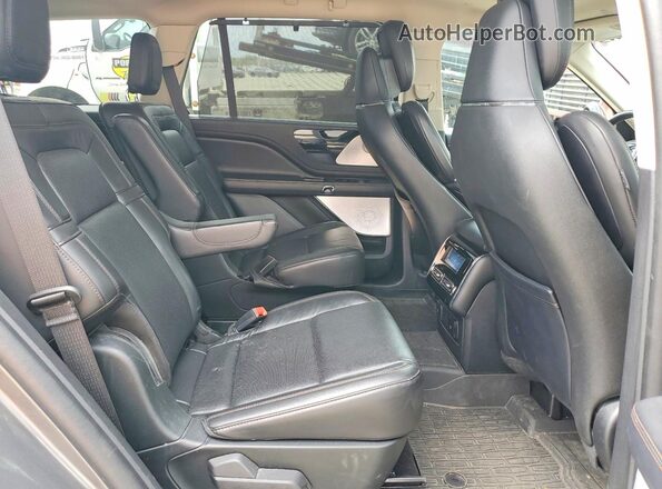 5LM5J7XC1NGL14789 2022 LINCOLN AVIATOR Gray Vista interior trasera