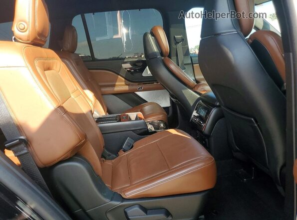 5LM5J7XC2LGL17701 2020 LINCOLN AVIATOR Black Rear interior view